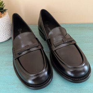 Black Classic Loafers Women Office Shoes Size 8.5